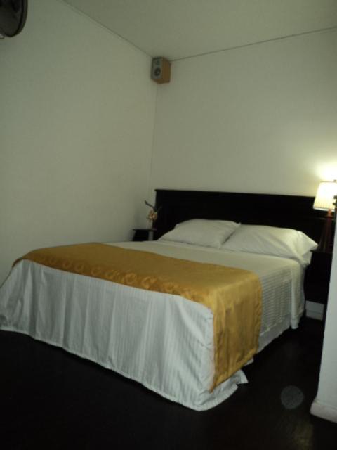 Hotel Brisas De San Francisco Medellín Chambre photo