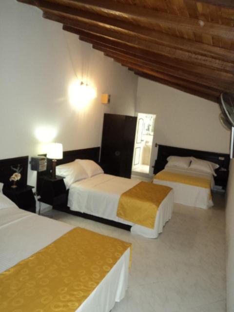 Hotel Brisas De San Francisco Medellín Chambre photo